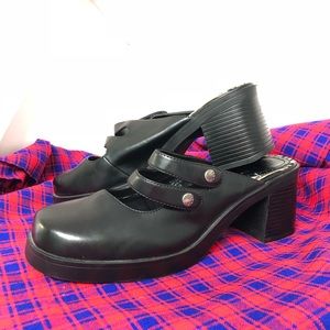 NWOT 90s Mudd Chunky Mules